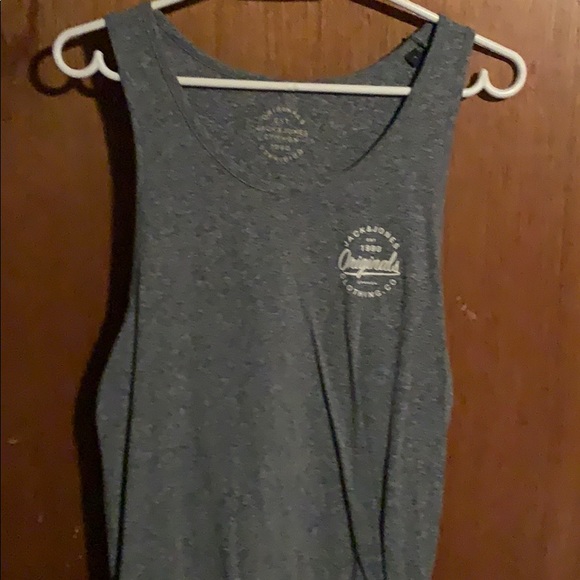 3 for 30$ tank top, or 10 each - Picture 4 of 4